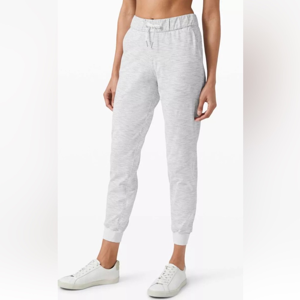 Lululemon On the Wee Are From Space Nimbus Gray/White Luxtreme Joggers Sz 4